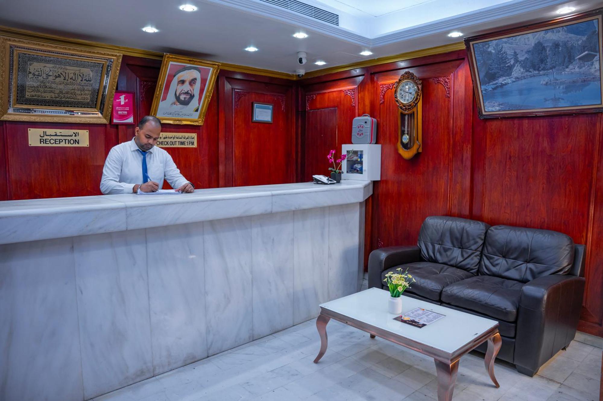 Al Karnak Hotel Дубай Экстерьер фото