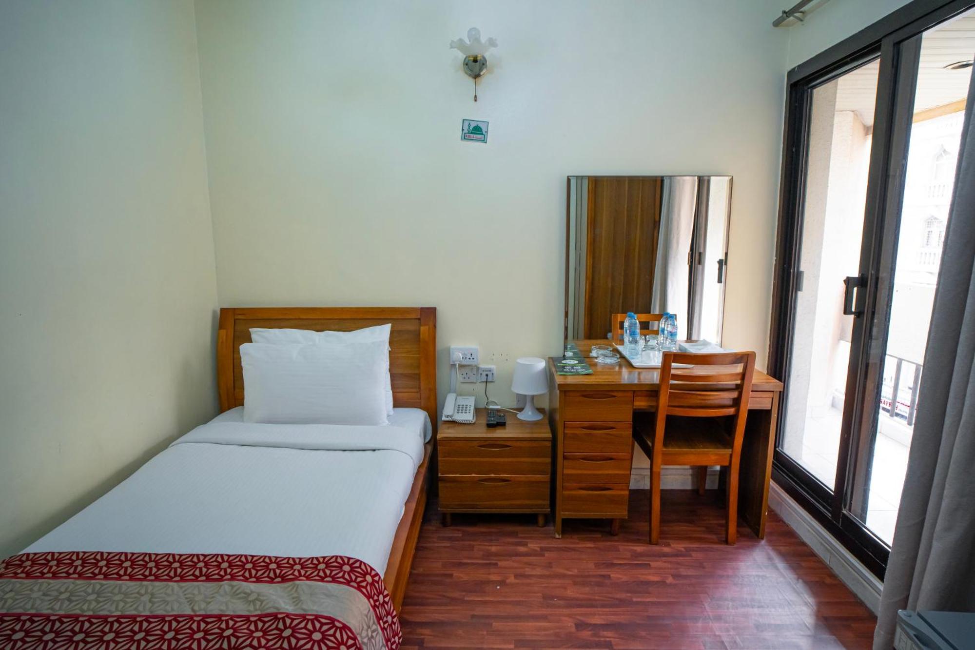 Al Karnak Hotel Дубай Экстерьер фото