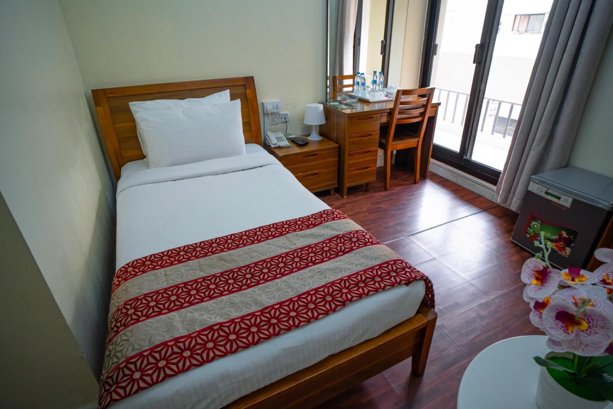 Al Karnak Hotel Дубай Экстерьер фото